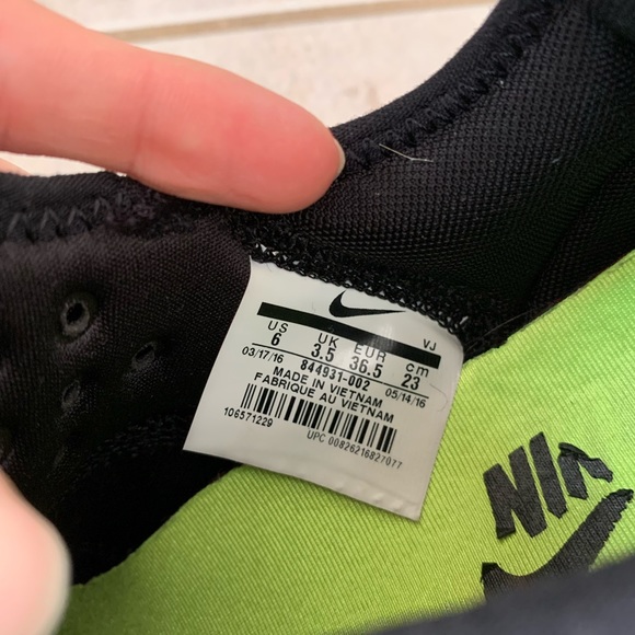 Nike Roche in size US6 - Picture 3 of 4